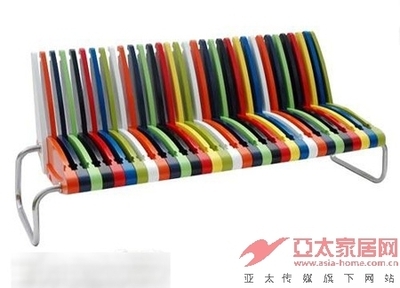 定制专属美学 塑料椅子面部个性化彩色图案高清数码打印机引领家居新潮流